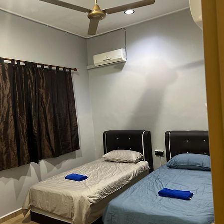 Momo Guest House Kuala Terengganu Buitenkant foto