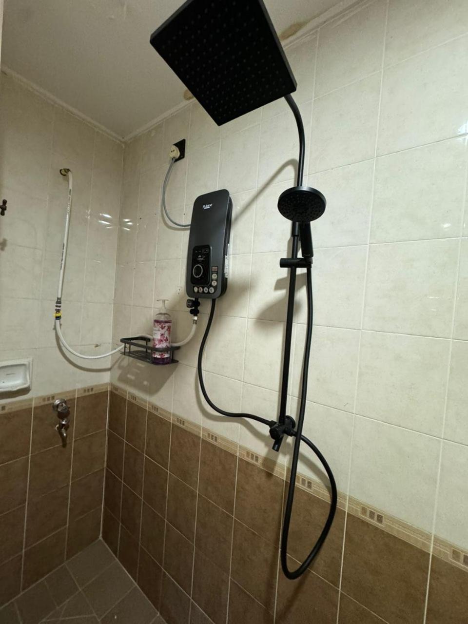 Momo Guest House Kuala Terengganu Buitenkant foto