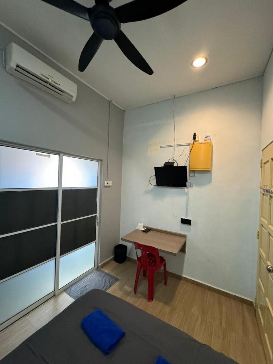 Momo Guest House Kuala Terengganu Buitenkant foto